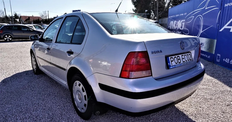 Volkswagen Bora cena 8900 przebieg: 187000, rok produkcji 2000 z Piechowice małe 301